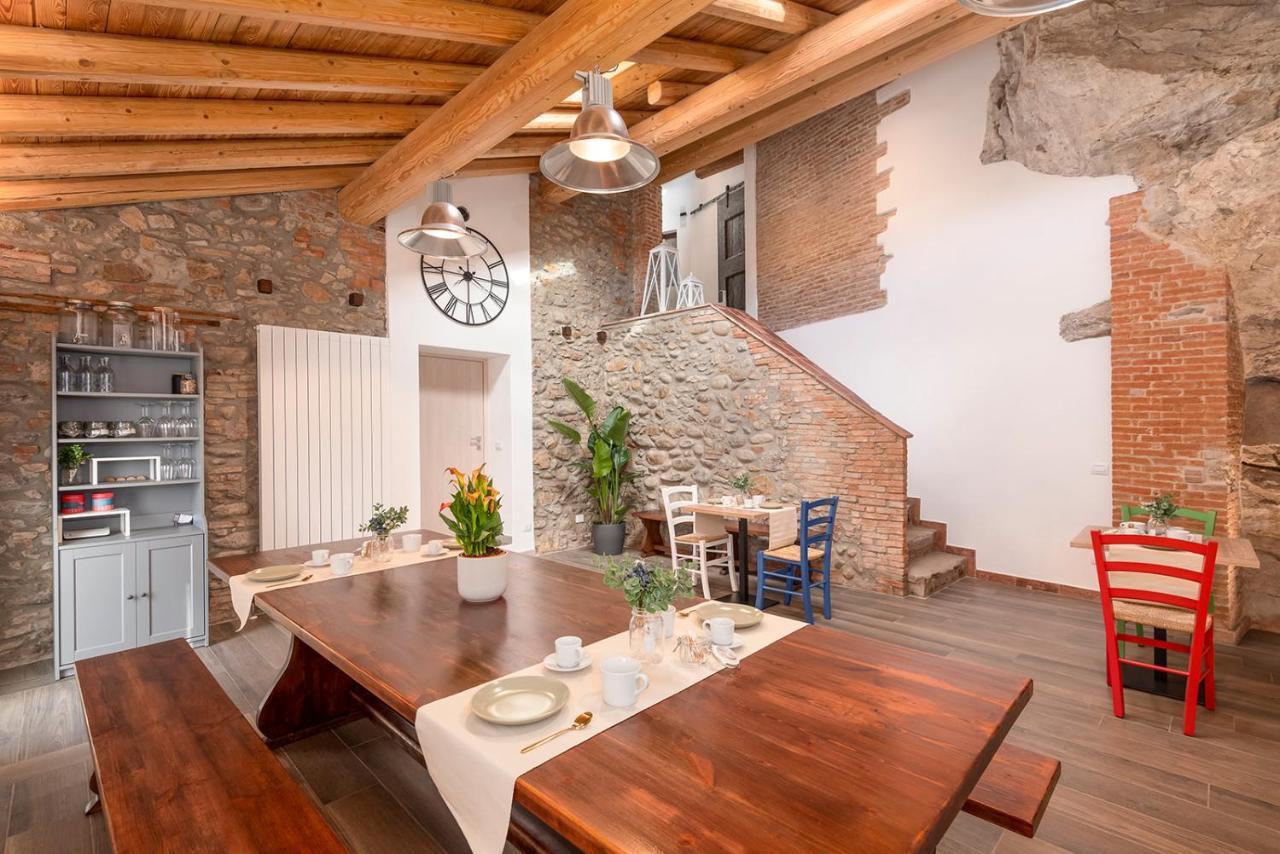 Porto Di Clanezzo Bed & Breakfast ภายนอก รูปภาพ
