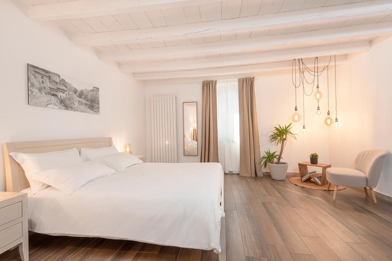 Porto Di Clanezzo Bed & Breakfast ภายนอก รูปภาพ