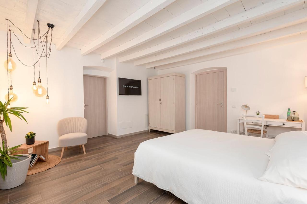 Porto Di Clanezzo Bed & Breakfast ภายนอก รูปภาพ