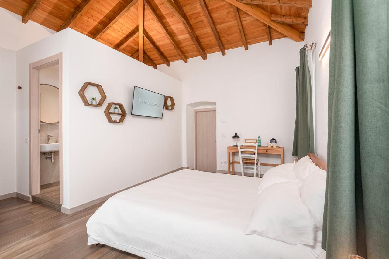Porto Di Clanezzo Bed & Breakfast ภายนอก รูปภาพ