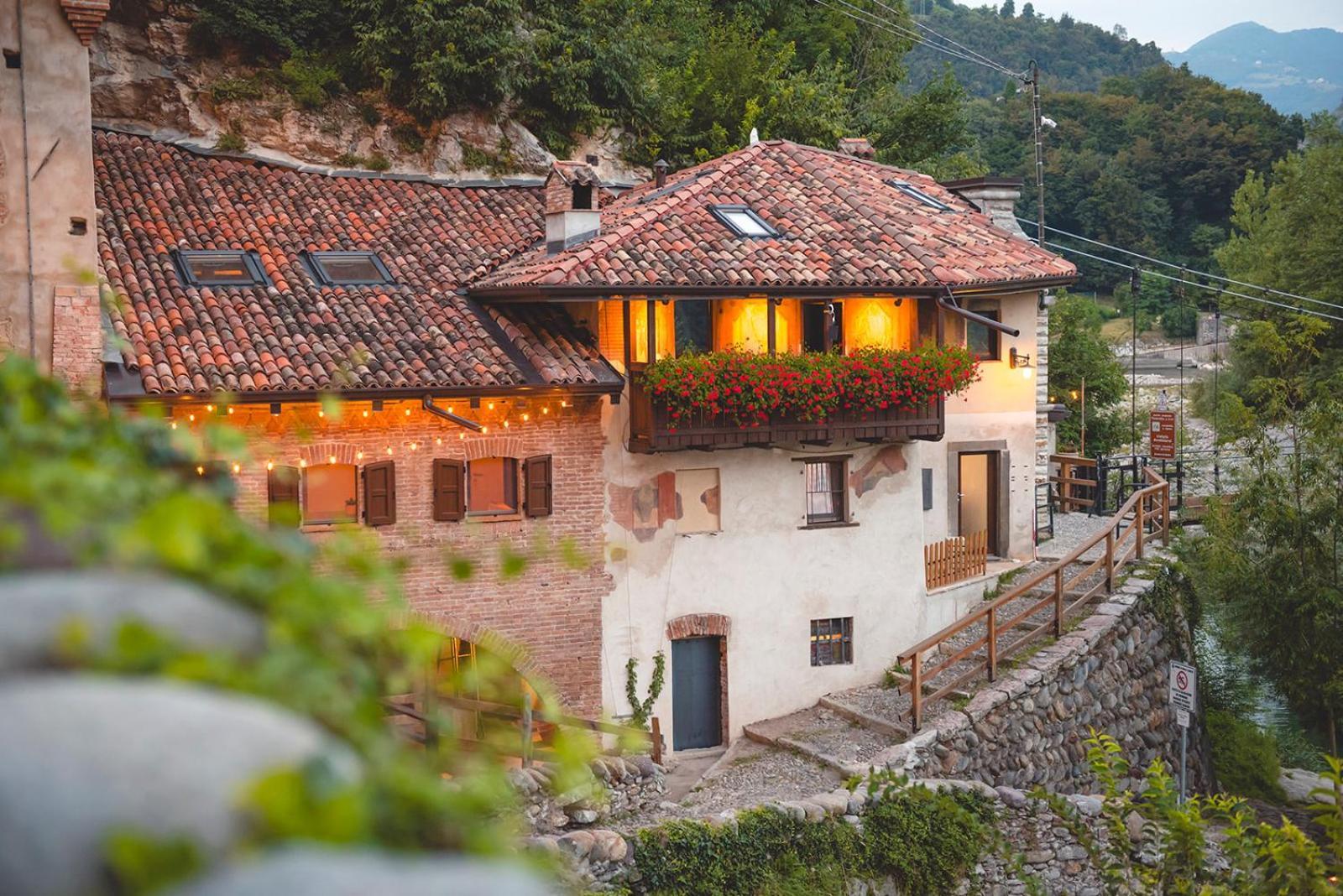 Porto Di Clanezzo Bed & Breakfast ภายนอก รูปภาพ
