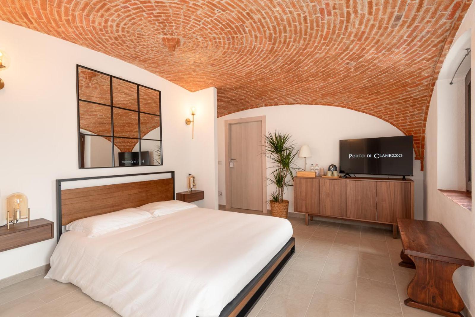 Porto Di Clanezzo Bed & Breakfast ภายนอก รูปภาพ